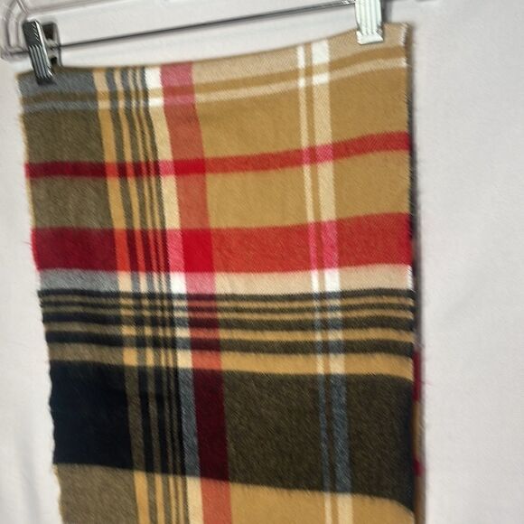 D&Y Softer Than Cashmere Plaid Scarf. New With Tags. - Picture 3 of 6